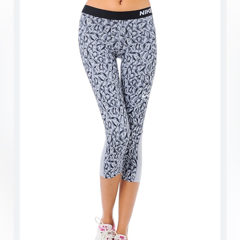 Nike Pro Cool Facet Capri